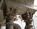 Pareja de capiteles 3 de la galera norte del claustro de Sant Pere de Galligats de Girona