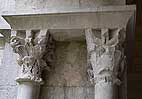 Pareja de capiteles 5 de la galera oeste del claustro de Sant Pere de Galligats de Girona