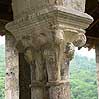 Capitel 3 de la galera sur del claustro de la catedral de Saint-Bertrand-de-Comminges